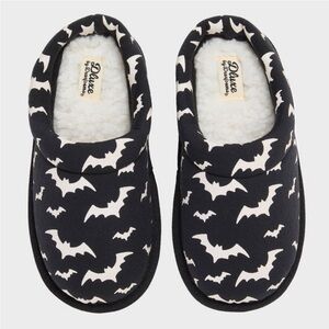 Deluxe Kids Bat Print Slippers - Black and White